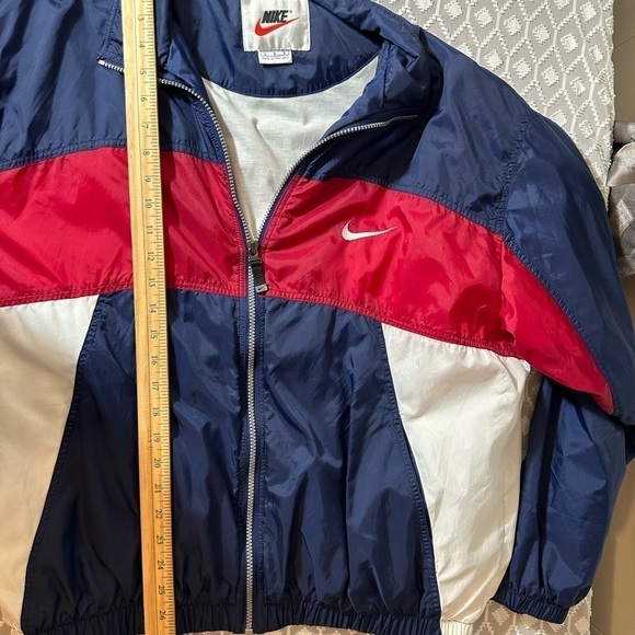 Nike Vintage Red, White, and Blue Men’s Windbreaker - Picture 8 of 12